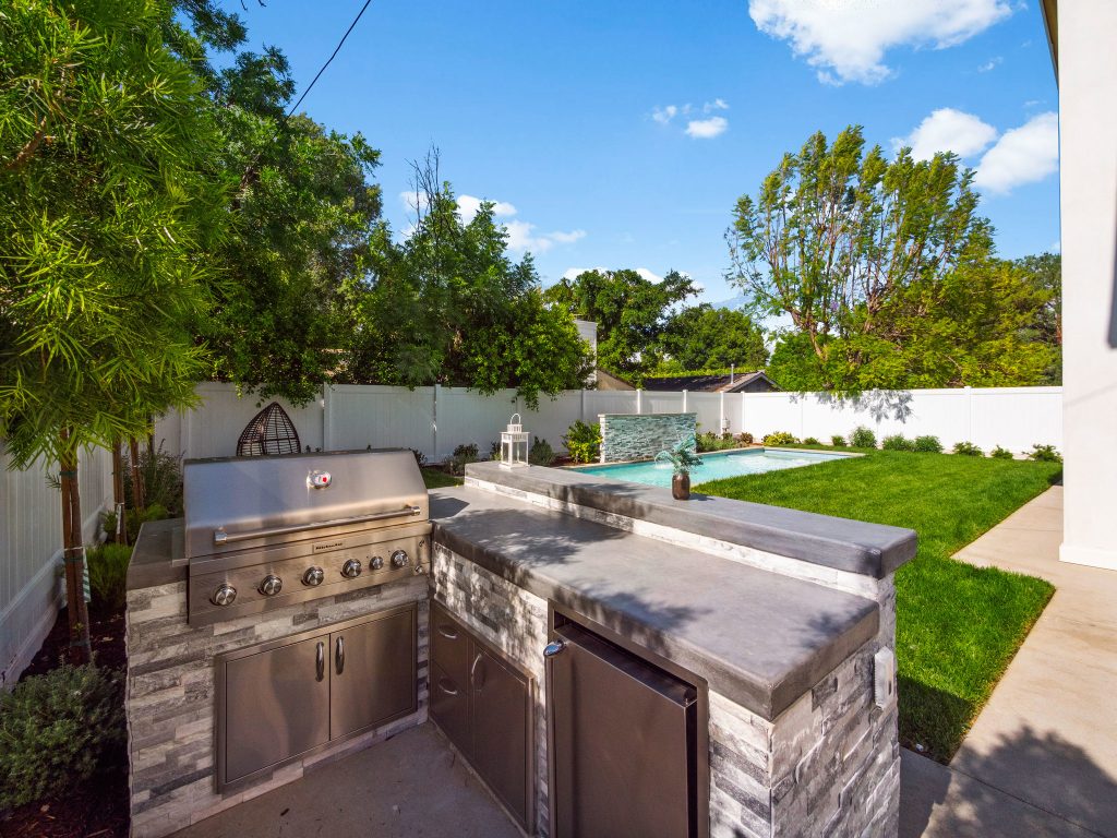 Backyard Kitchen Remodeling Services in Calabasas